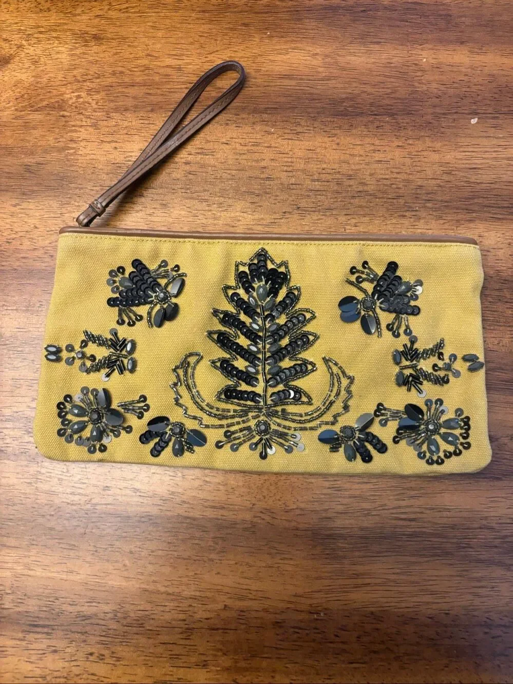 Loft wristlet
